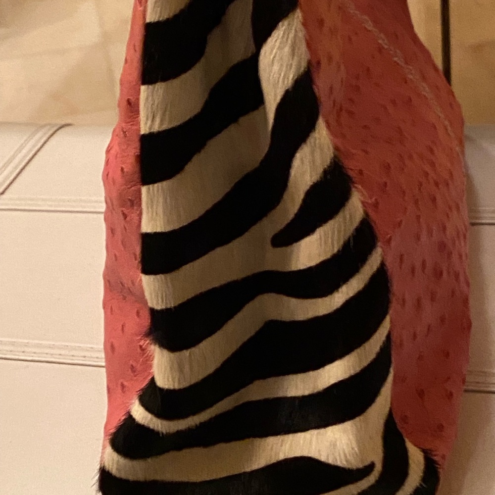 Leather ostrich, print bag - Picture 6 of 10